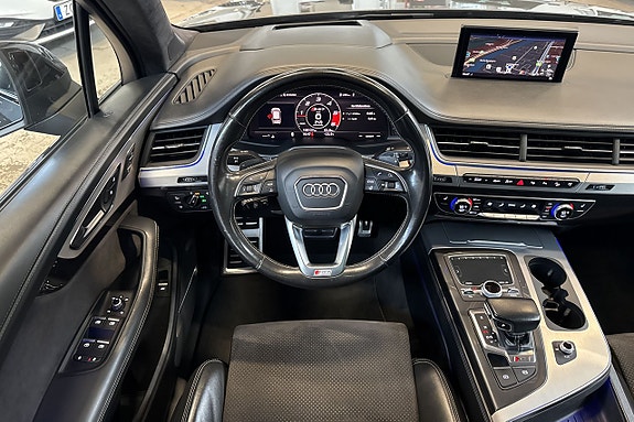 Audi SQ7 15 of 30