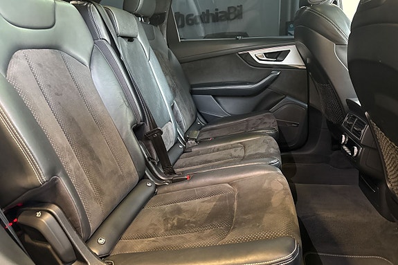 Audi SQ7 12 of 30