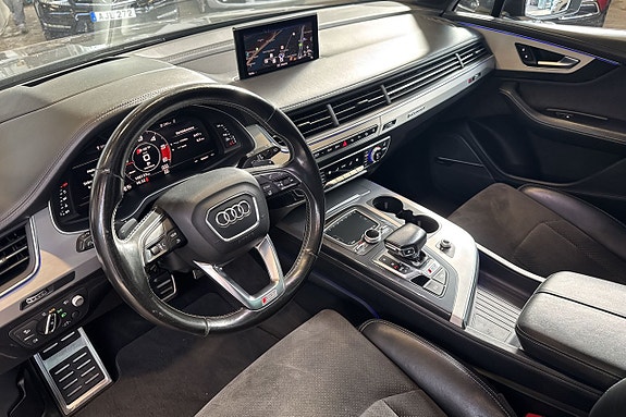 Audi SQ7 10 of 30
