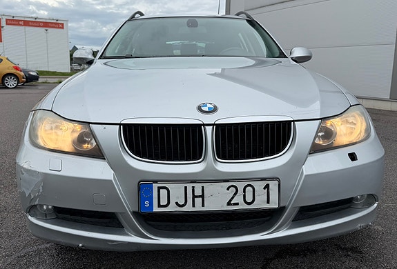 BMW 318i 3 of 11
