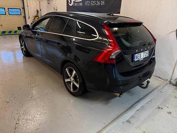 Volvo V60 2 of 11