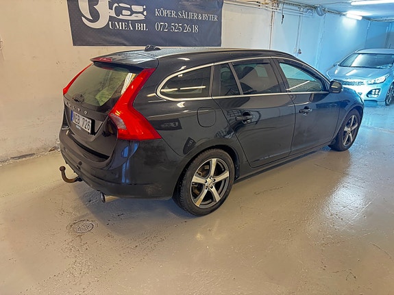 Volvo V60 4 of 11