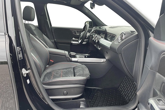 Mercedes-Benz GLB200 d 15 of 28