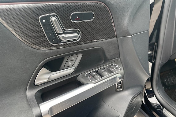 Mercedes-Benz GLB200 d 20 of 28