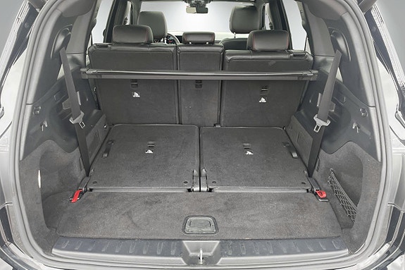 Mercedes-Benz GLB200 d 17 of 28