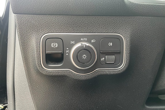 Mercedes-Benz GLB200 d 21 of 28