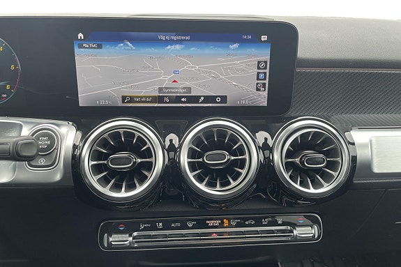 Mercedes-Benz GLB200 d 24 of 28