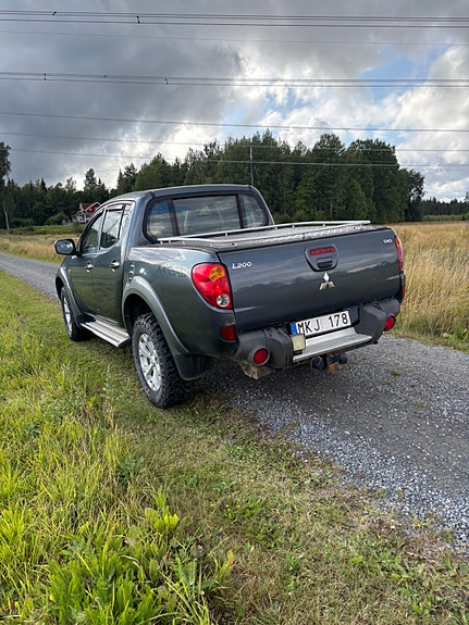 Mitsubishi L200 3 of 12