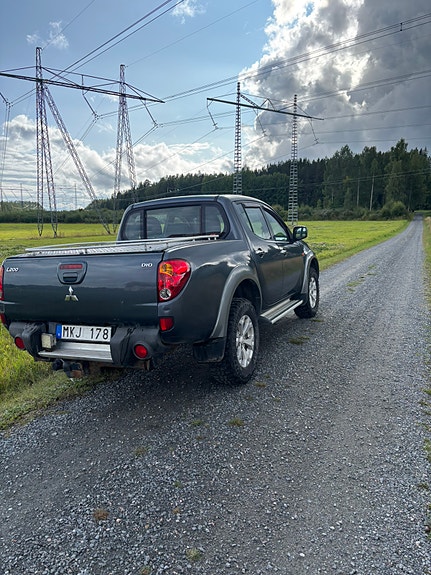 Mitsubishi L200 4 of 12