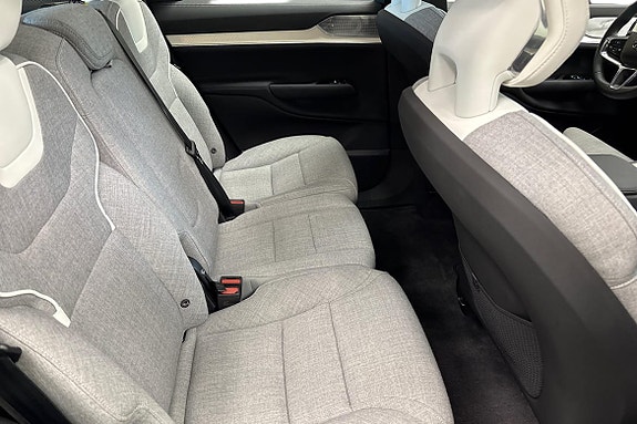 Volvo EX90 11 of 21