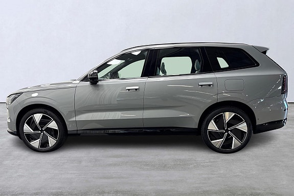 Volvo EX90 2 of 21