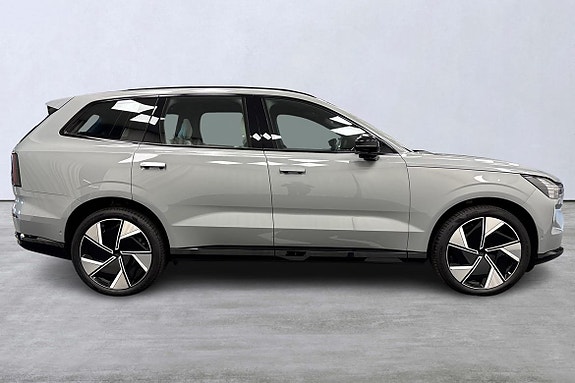 Volvo EX90 3 of 21