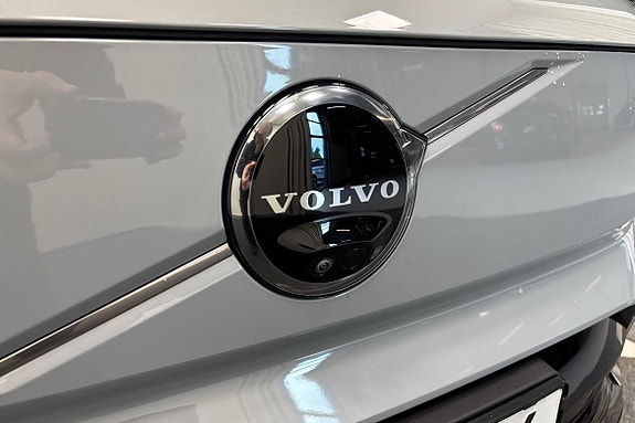 Volvo EX90 17 of 21