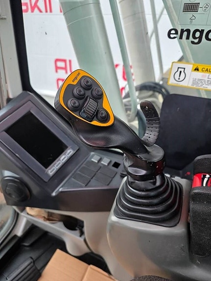 Takeuchi TB 2150 R 4 of 10