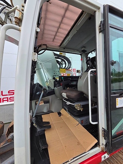 Takeuchi TB 2150 R 7 of 10
