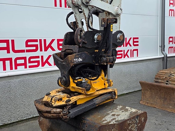 Takeuchi TB 2150 R 5 of 10