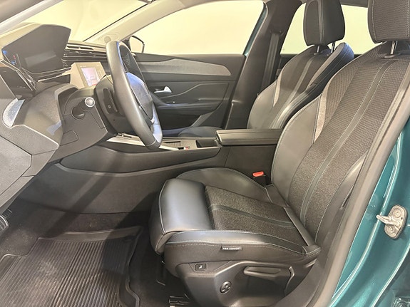 Peugeot 308 SW 7 of 17