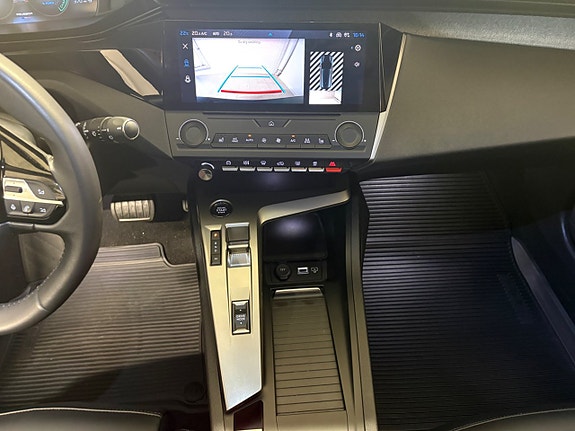 Peugeot 308 SW 12 of 17