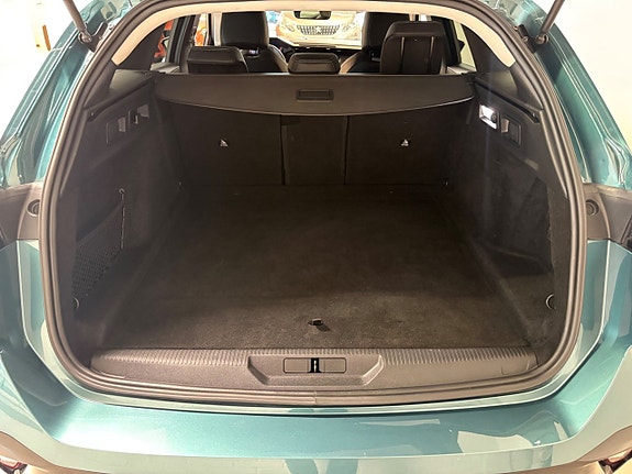 Peugeot 308 SW 14 of 17