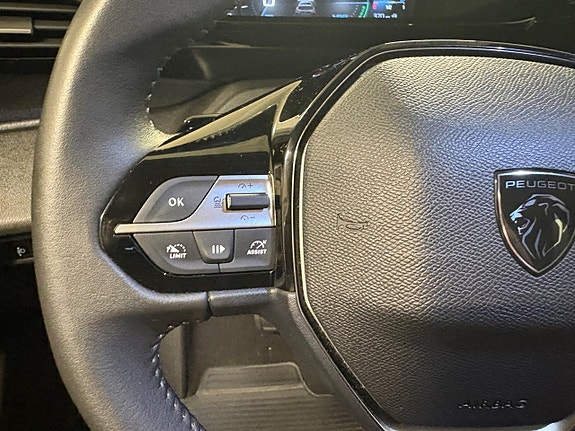 Peugeot 308 SW 10 of 17