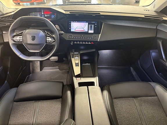Peugeot 308 SW 8 of 17