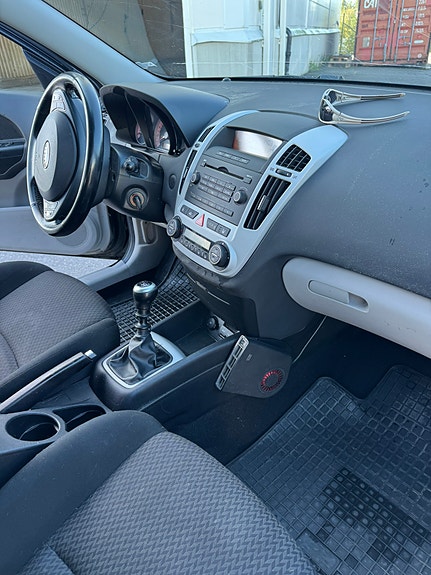 Kia Ceed 2 of 6