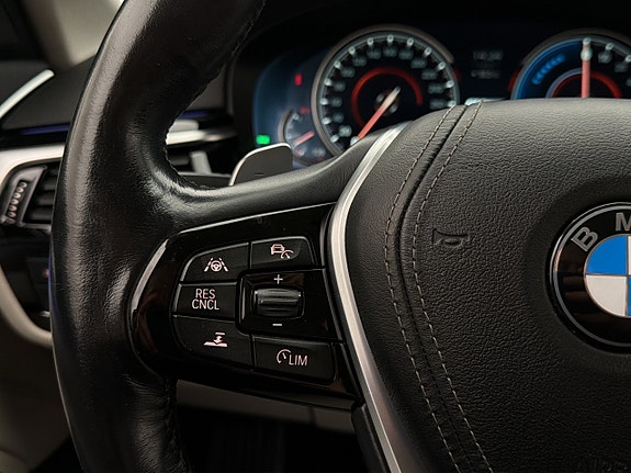BMW 530e 16 of 30