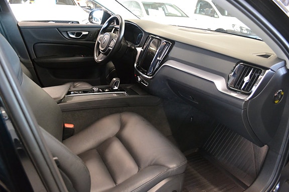 Volvo V60 7 of 12