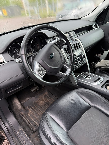 Land Rover Discovery Sport 5 of 5