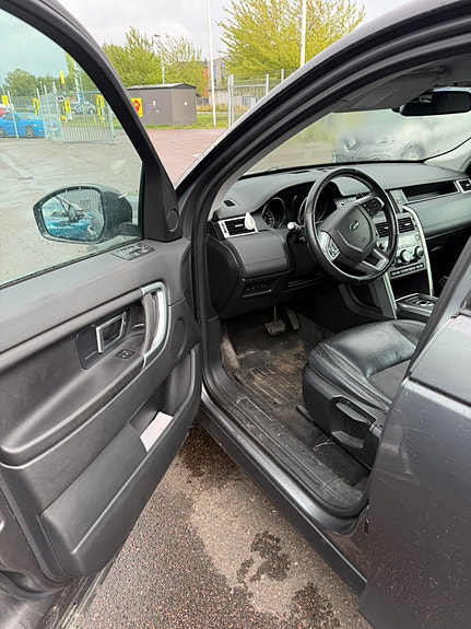 Land Rover Discovery Sport 4 of 5