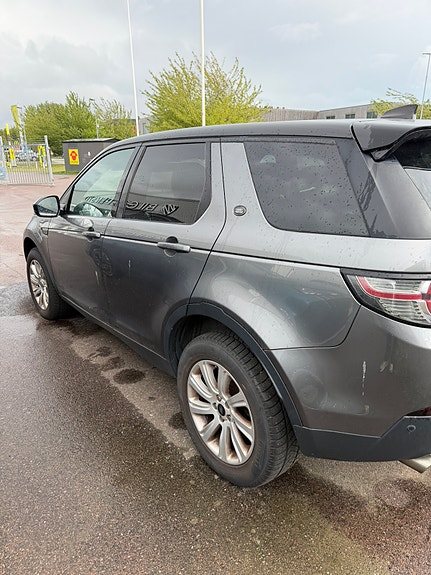 Land Rover Discovery Sport 3 of 5