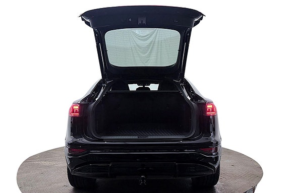 Audi Q6 e-tron 9 of 30