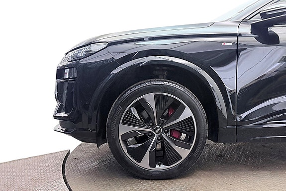 Audi Q6 e-tron 12 of 30