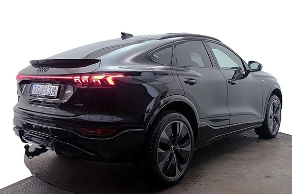 Audi Q6 e-tron 7 of 30