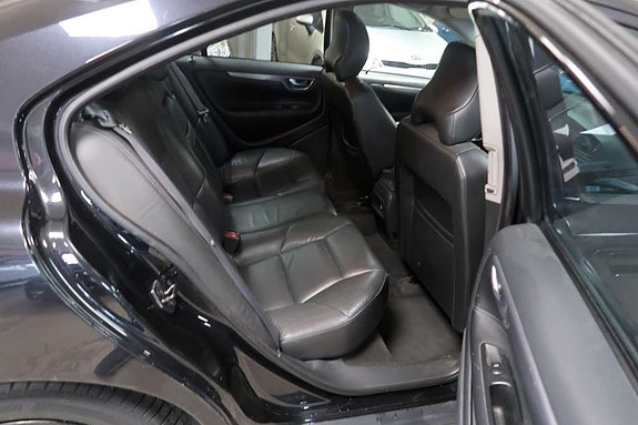 Volvo S60 8 of 12