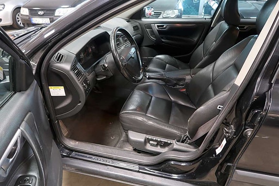Volvo S60 10 of 12