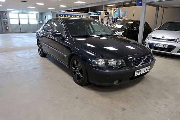 Volvo S60 2 of 12