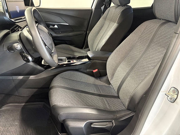 Peugeot 2008 7 of 17