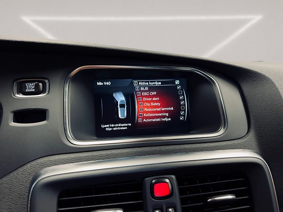 Volvo V40 25 of 29