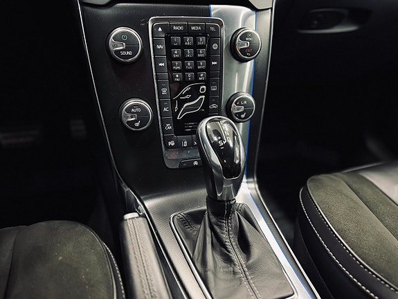 Volvo V40 20 of 29