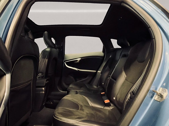 Volvo V40 15 of 29