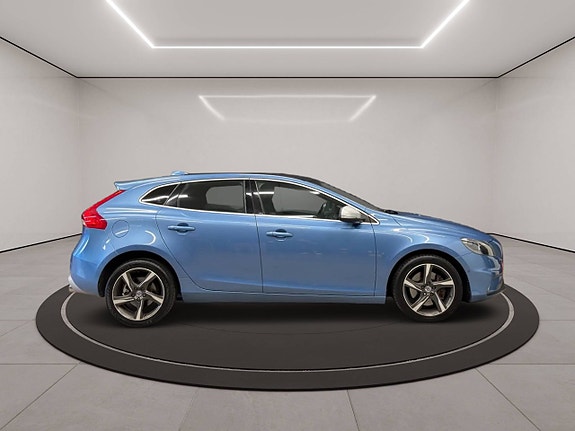 Volvo V40 8 of 29