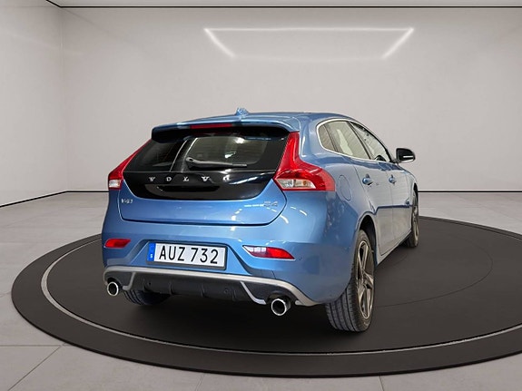 Volvo V40 10 of 29