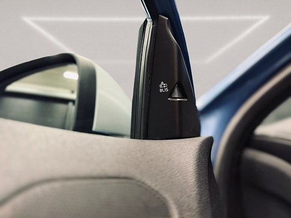 Volvo V40 14 of 29