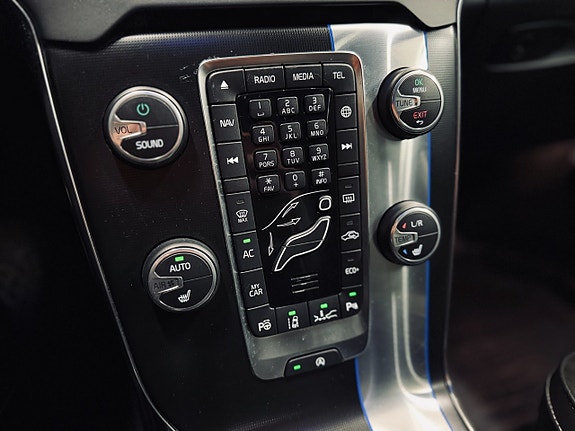 Volvo V40 21 of 29