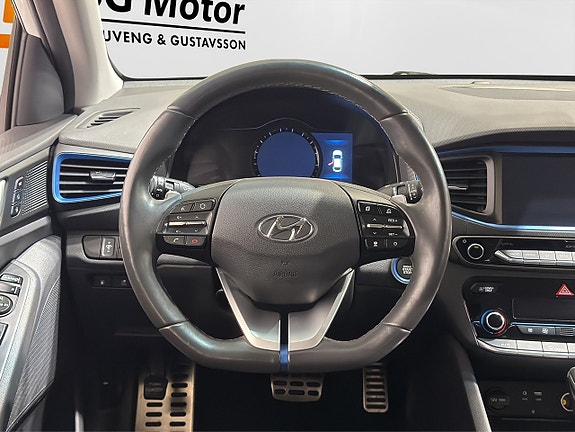 Hyundai IONIQ 13 of 22