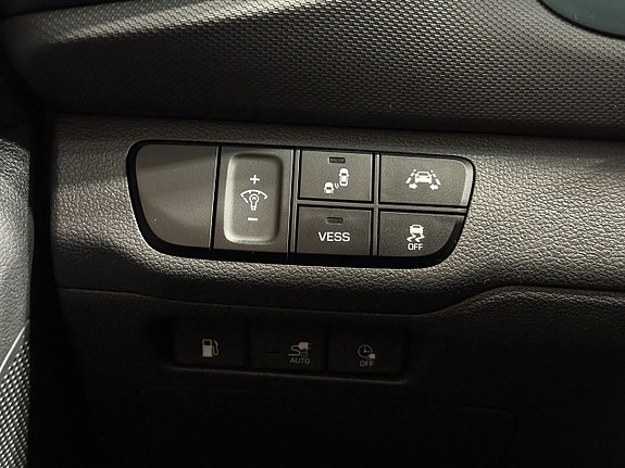 Hyundai IONIQ 19 of 22