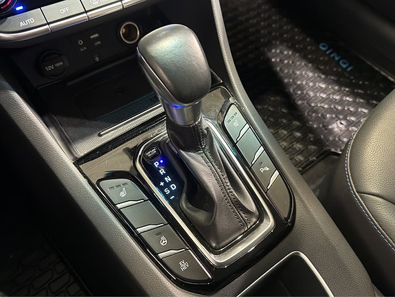 Hyundai IONIQ 21 of 22