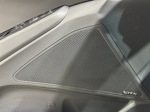 Hyundai IONIQ 17 of 22