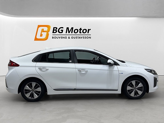 Hyundai IONIQ 3 of 22